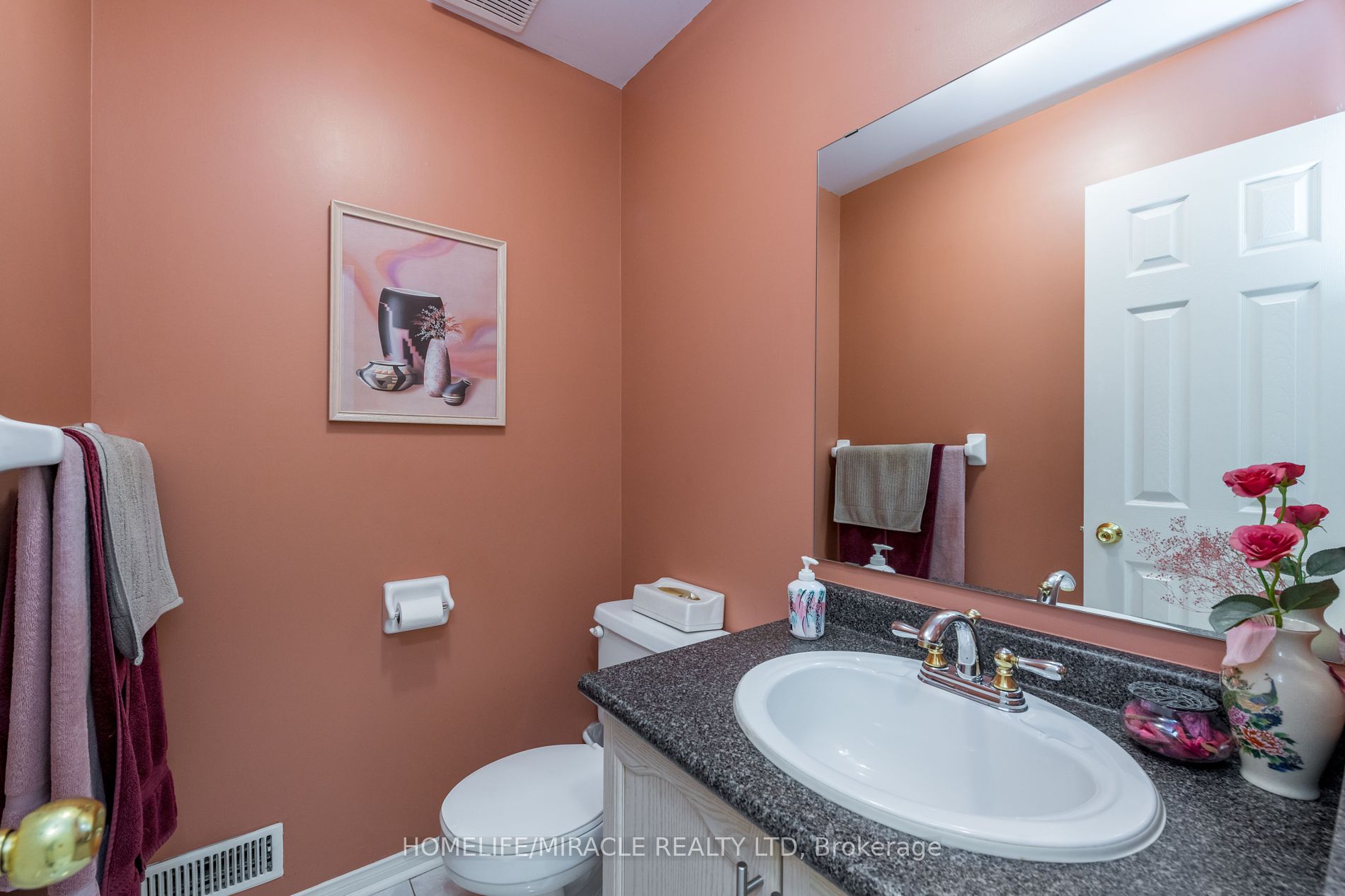 1338 Vincent Crescent