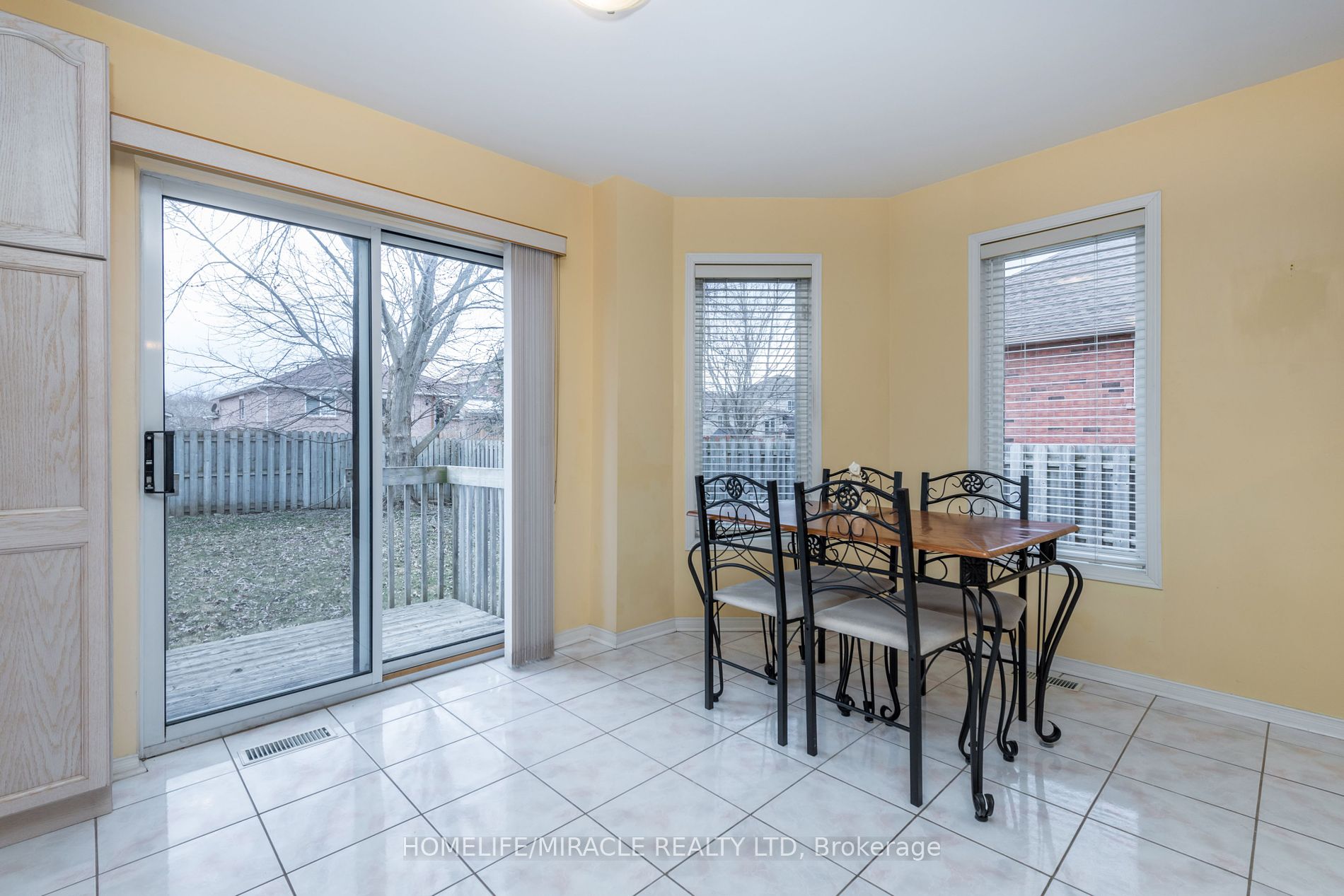 1338 Vincent Crescent