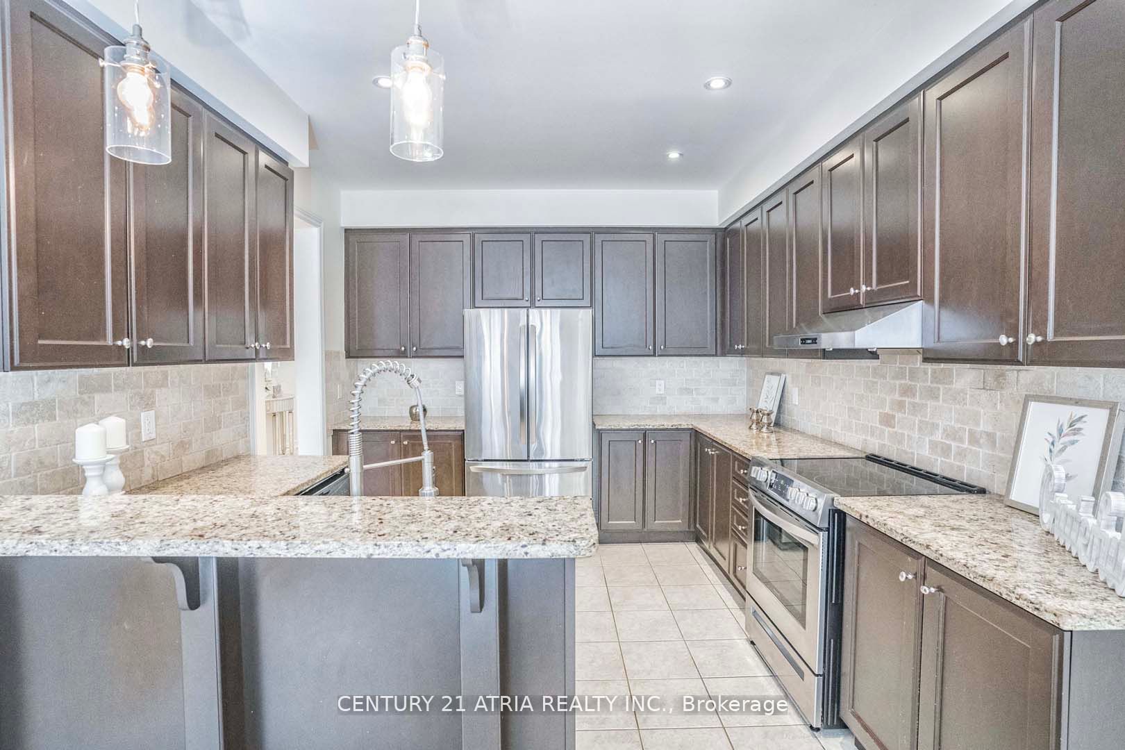 48 Farmhouse Cres