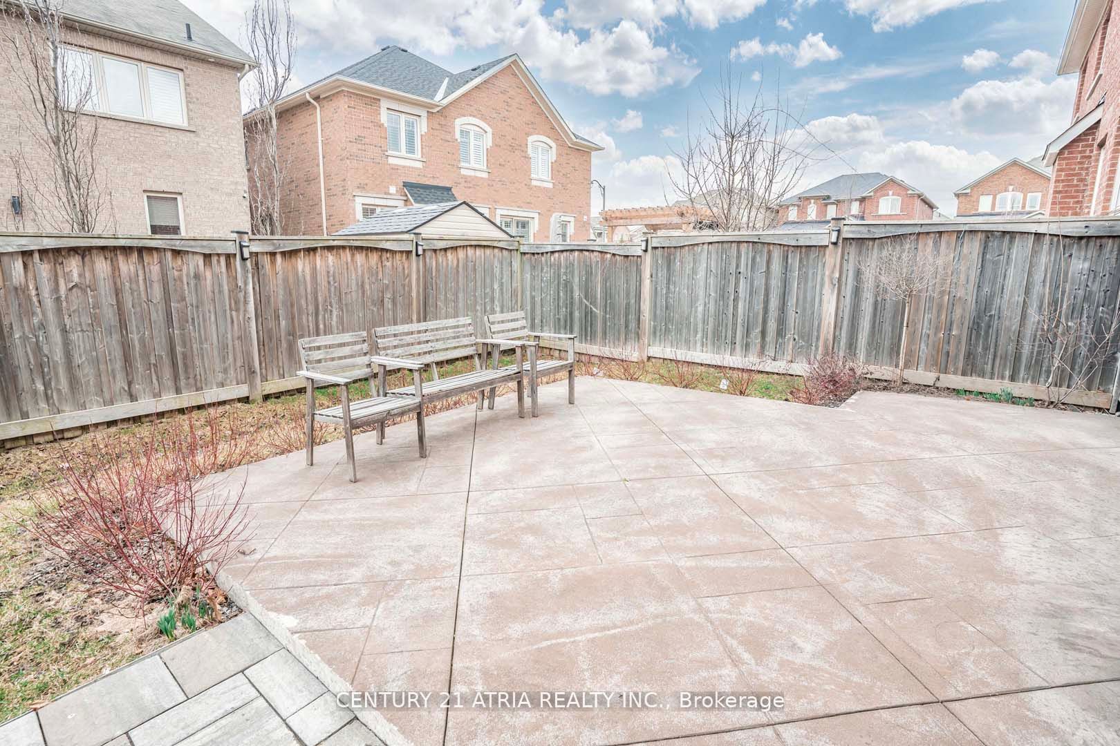 48 Farmhouse Cres