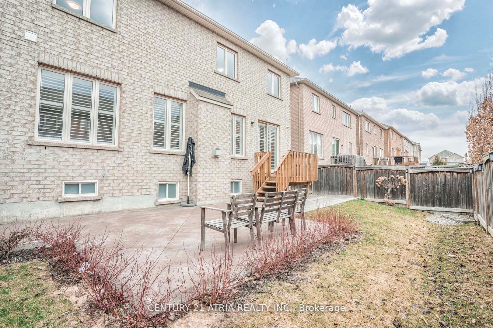 48 Farmhouse Cres