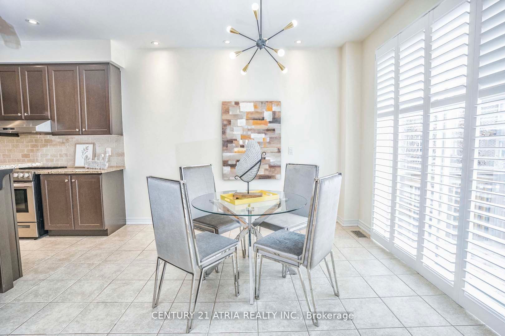 48 Farmhouse Cres