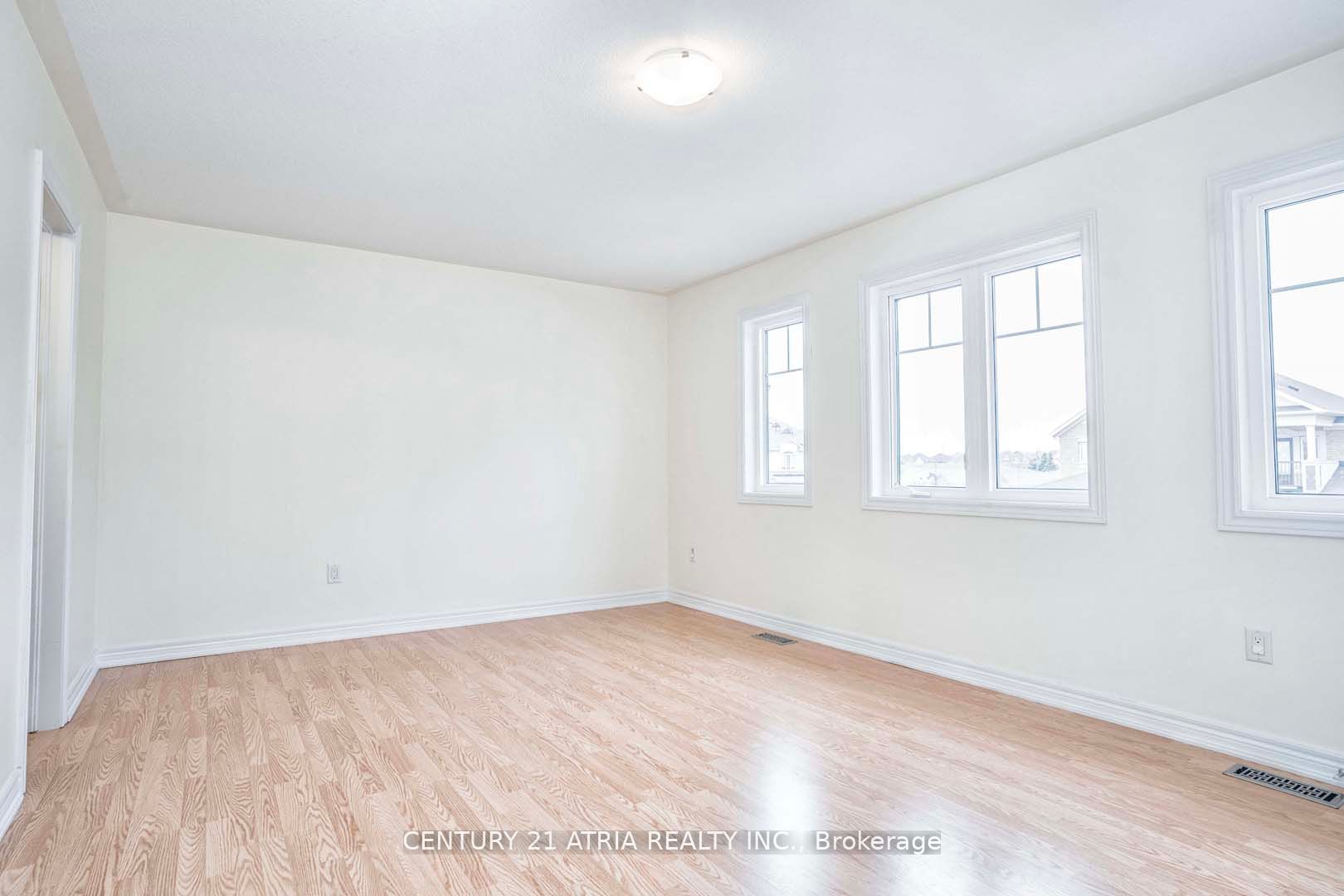 48 Farmhouse Cres