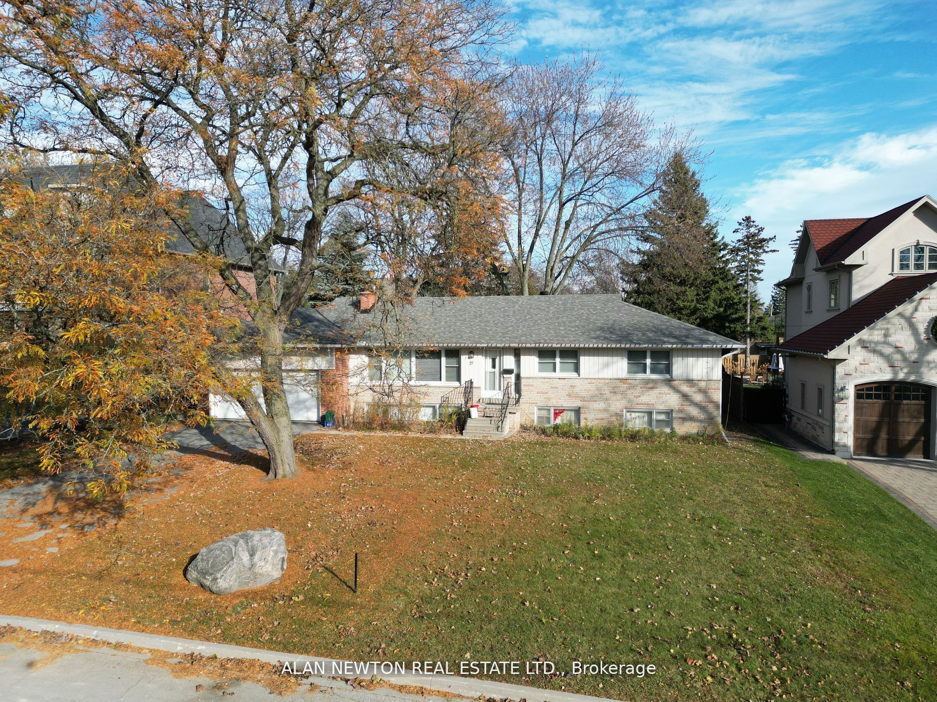 21 Vistaview Boulevard