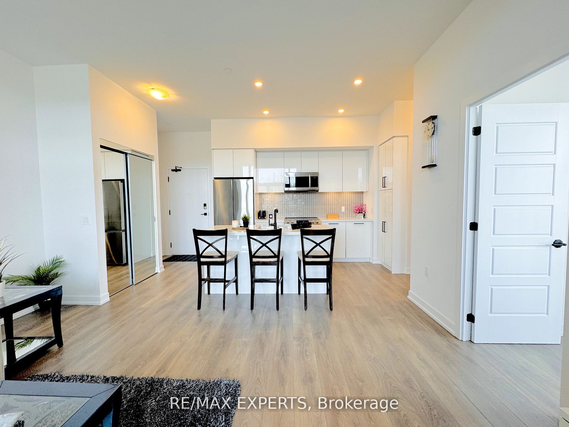 415 Sea Ray Avenue, #105