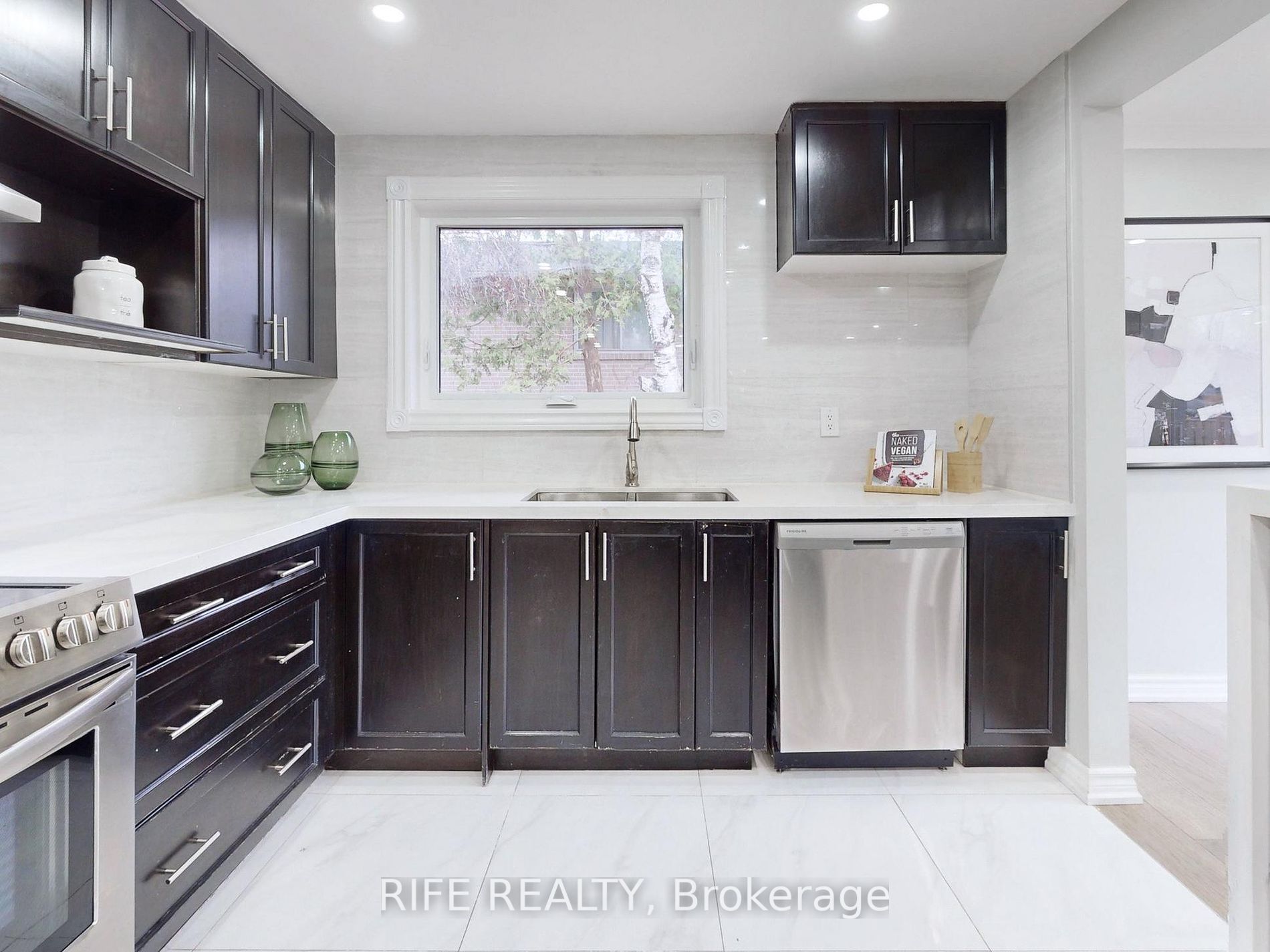 12 Sherwood Forest Drive