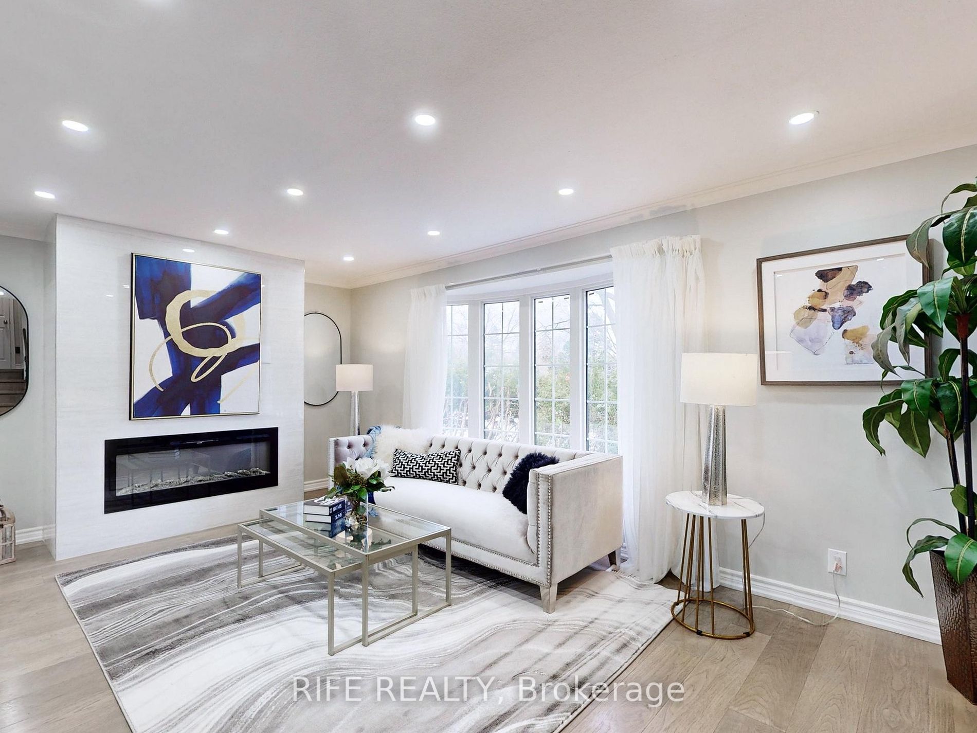 12 Sherwood Forest Drive