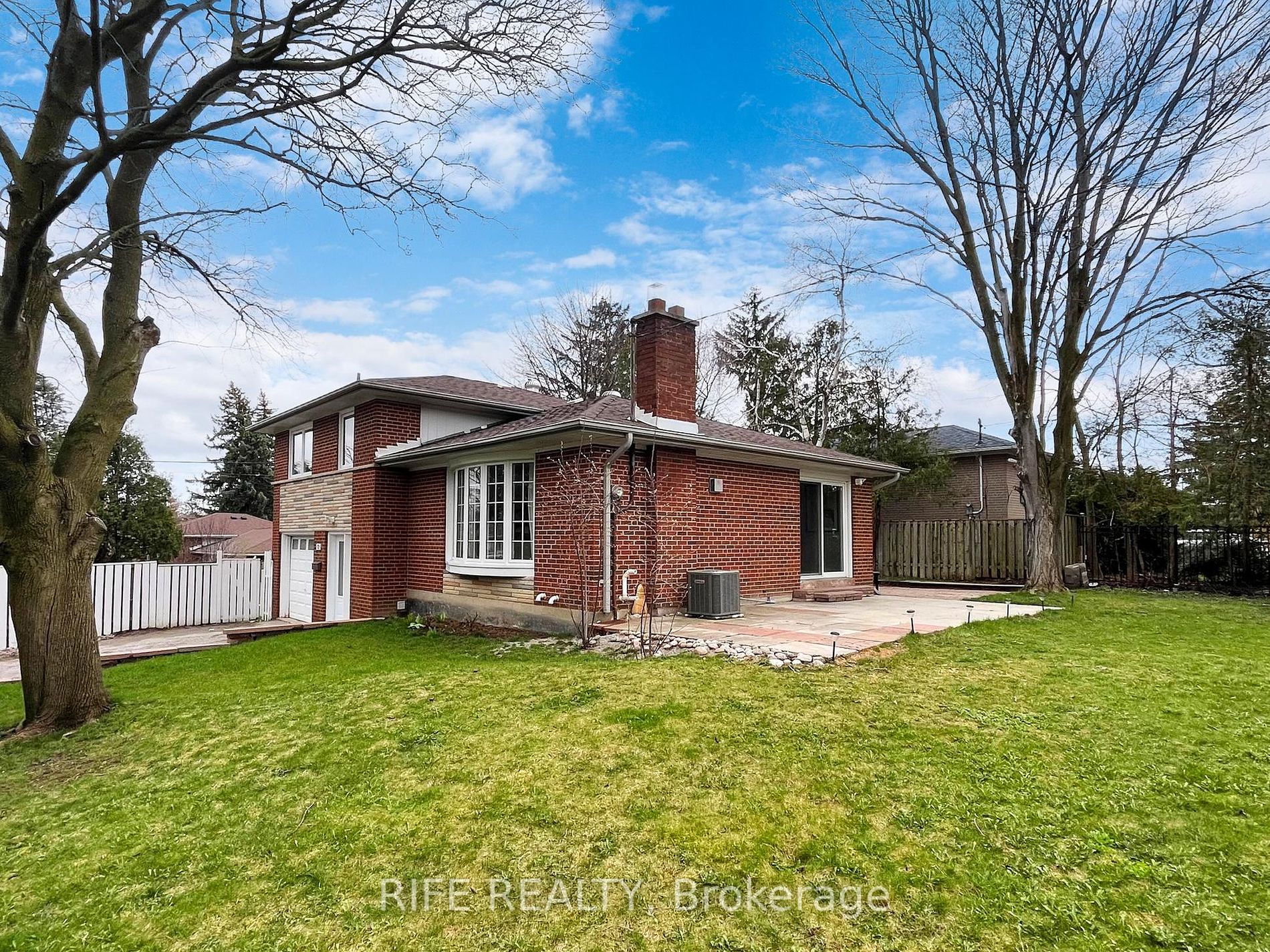 12 Sherwood Forest Drive
