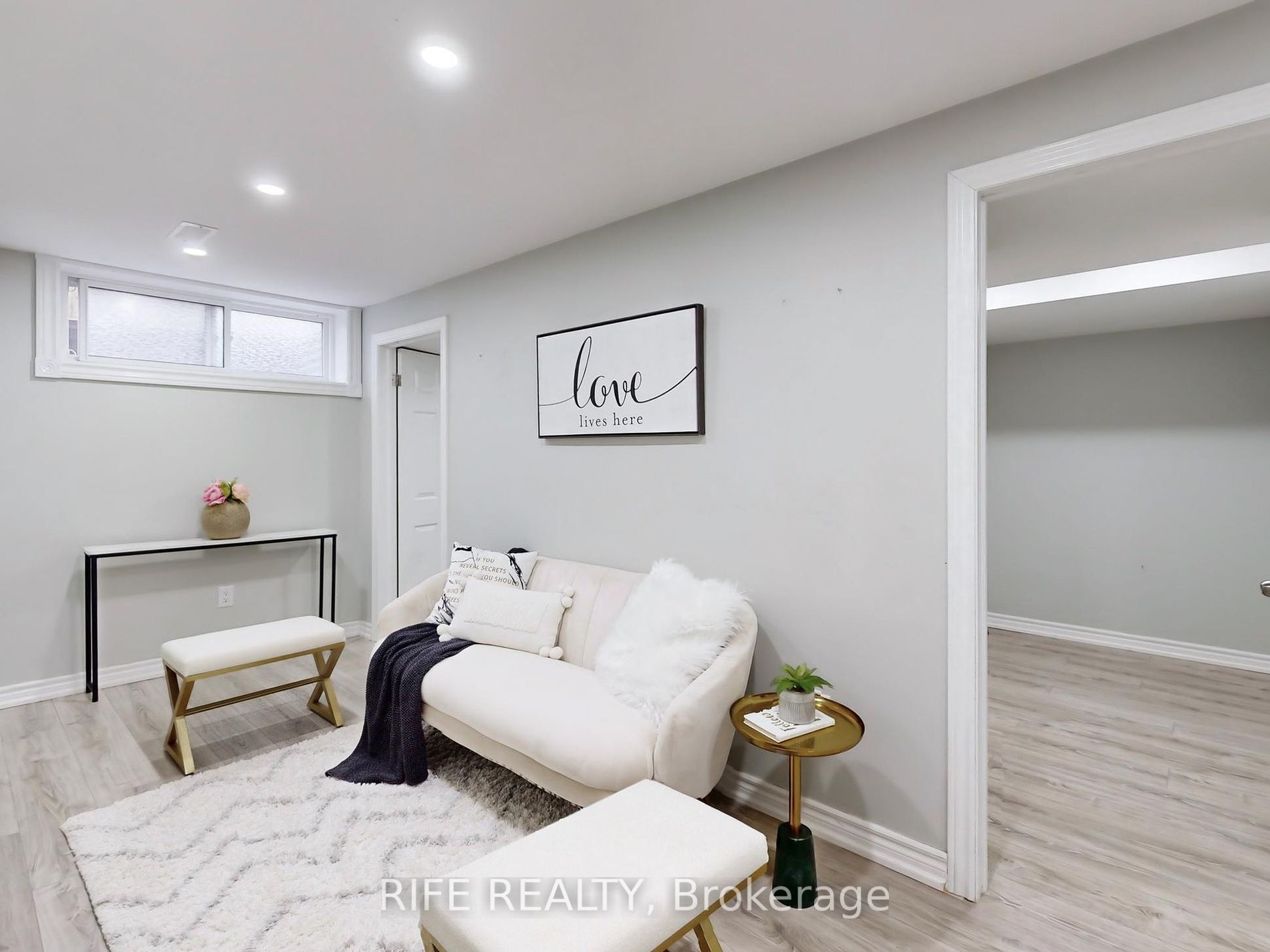 12 Sherwood Forest Drive