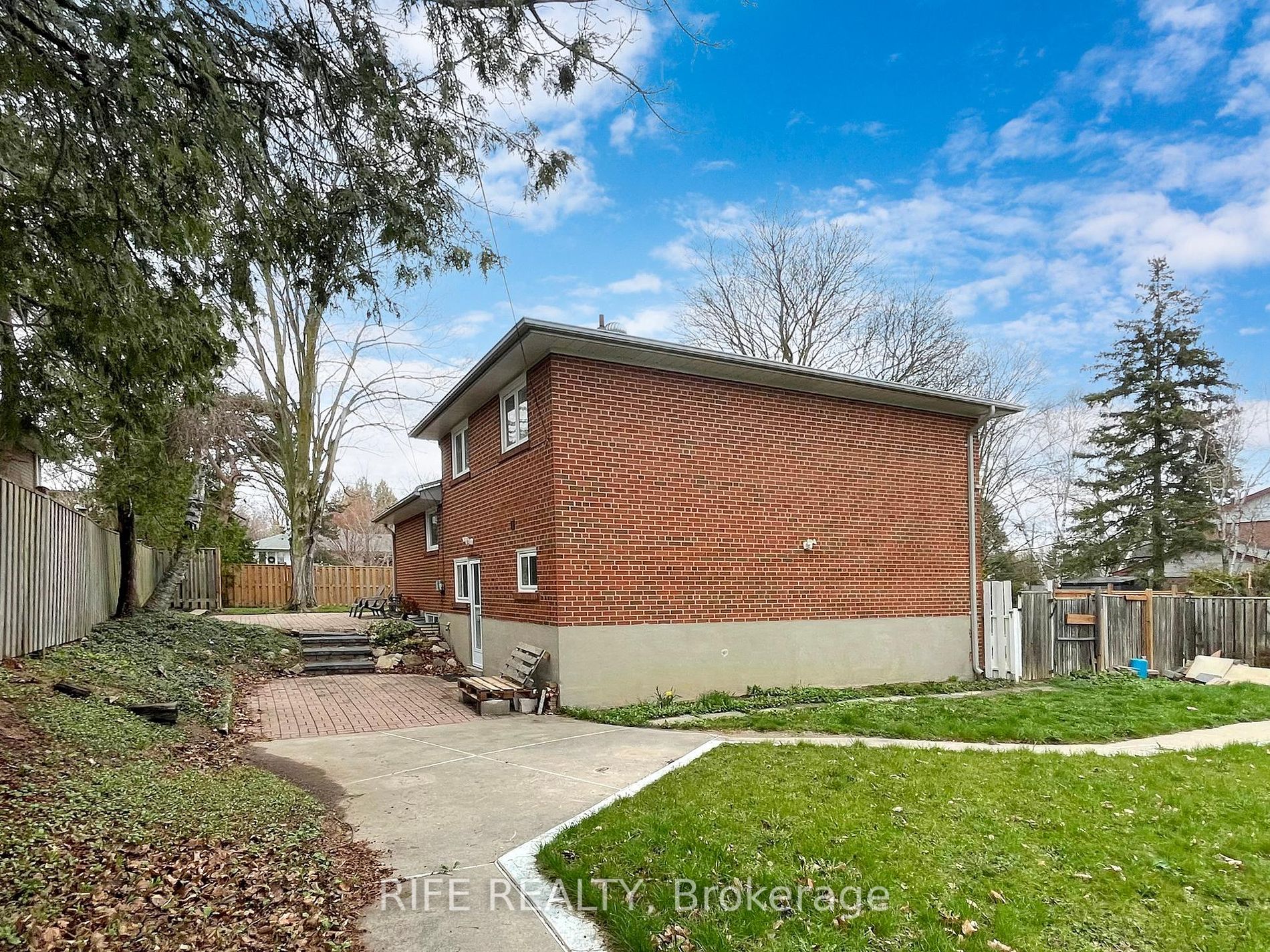 12 Sherwood Forest Drive