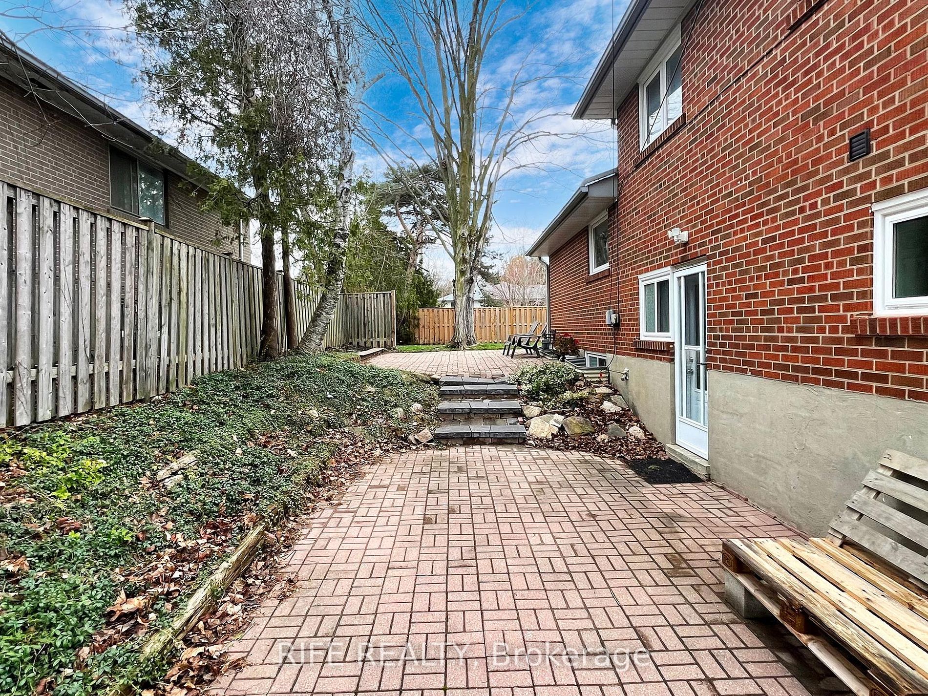 12 Sherwood Forest Drive