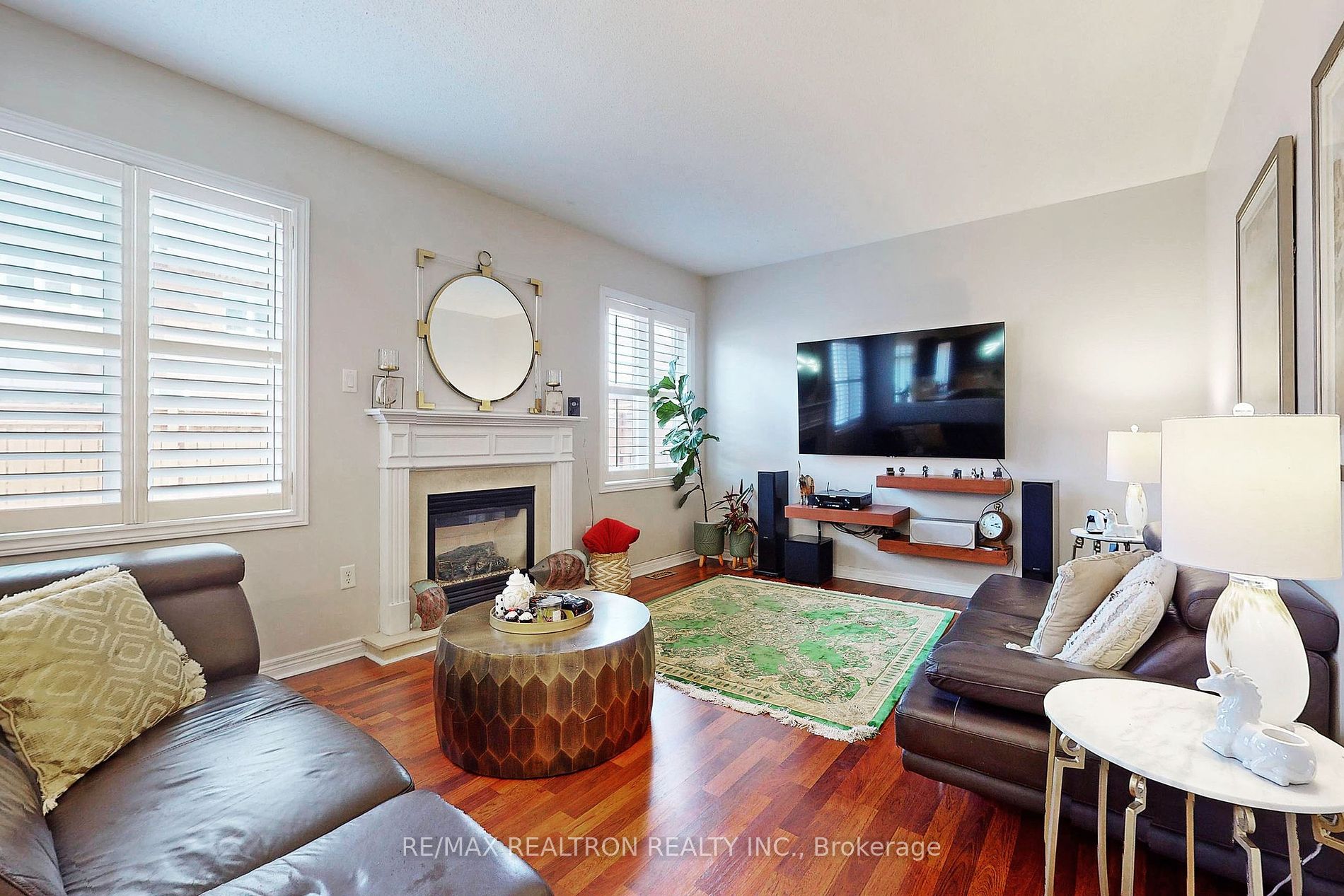 18 Halldorson Avenue