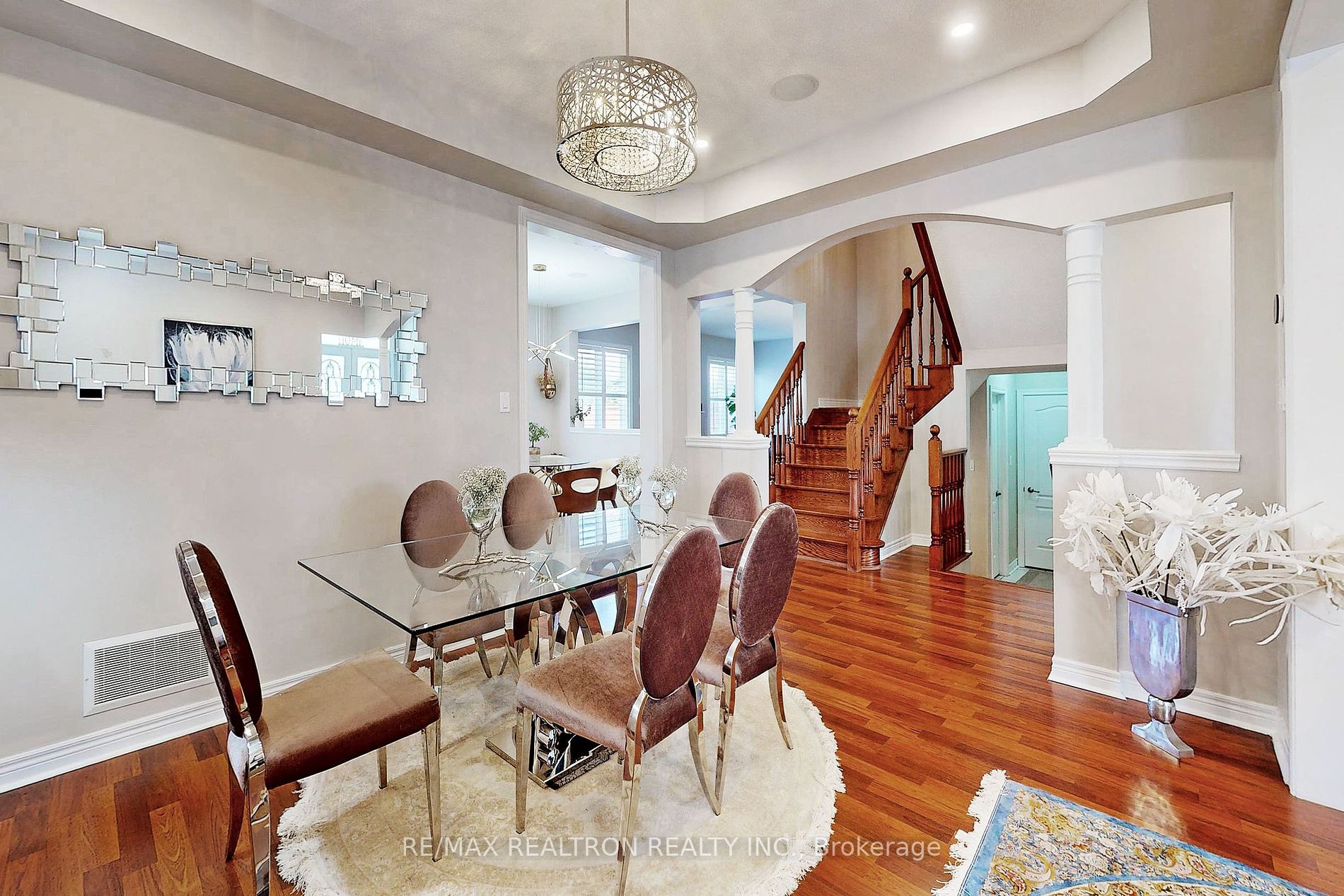 18 Halldorson Avenue