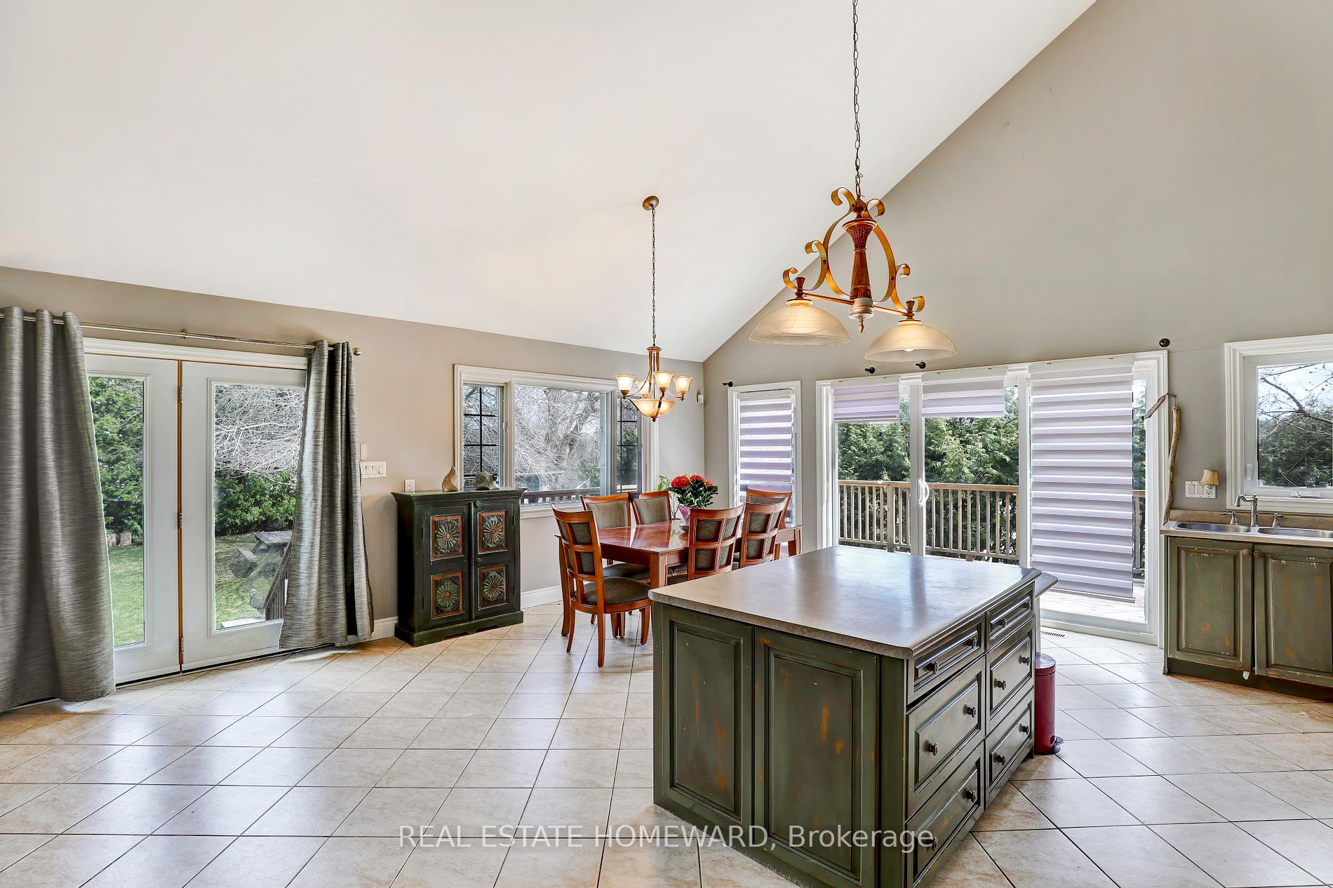 21 Windsor Dr