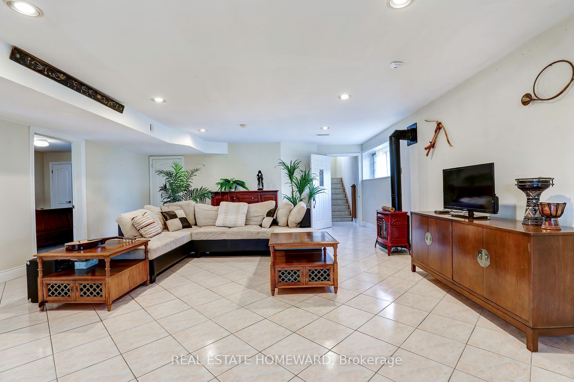 21 Windsor Dr