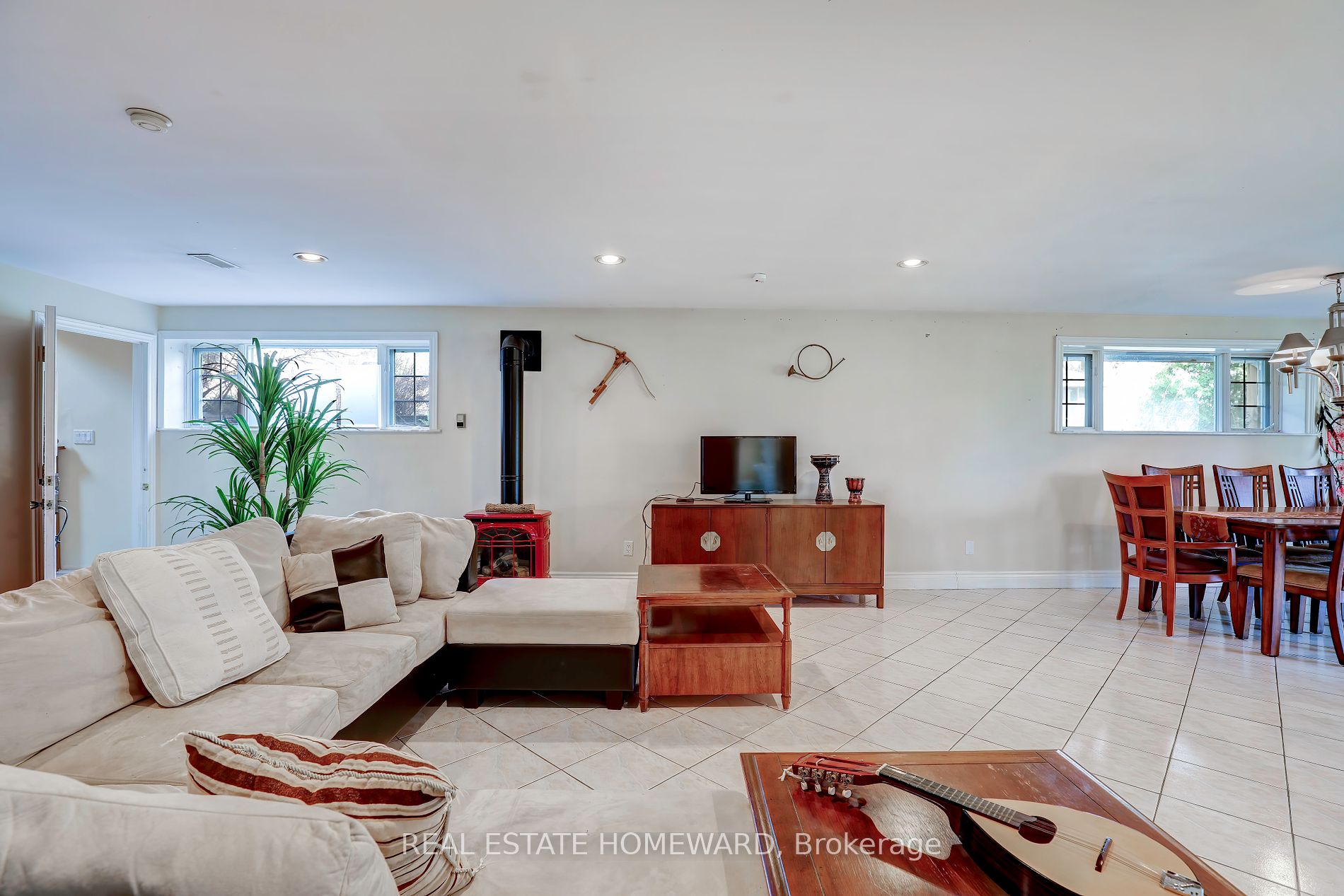 21 Windsor Dr