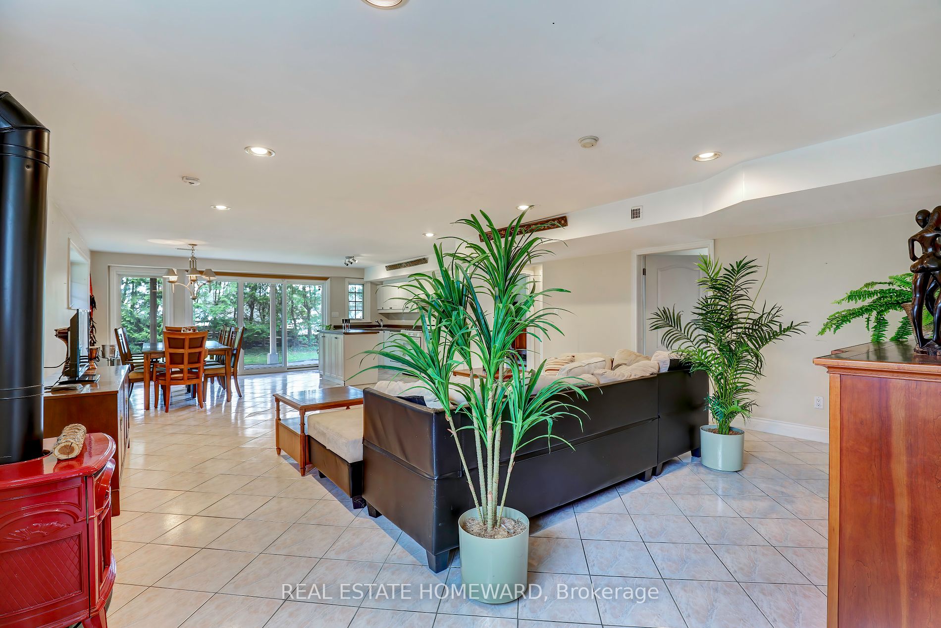 21 Windsor Dr