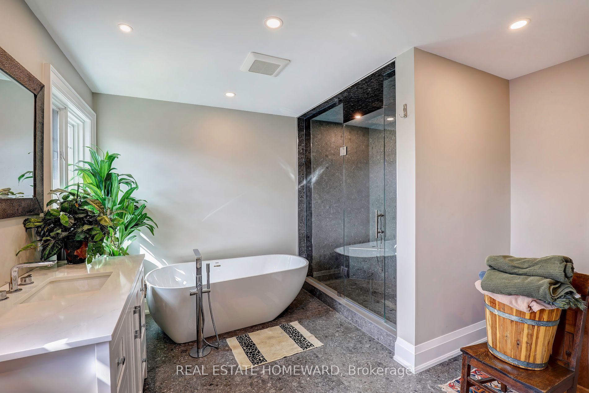 21 Windsor Dr