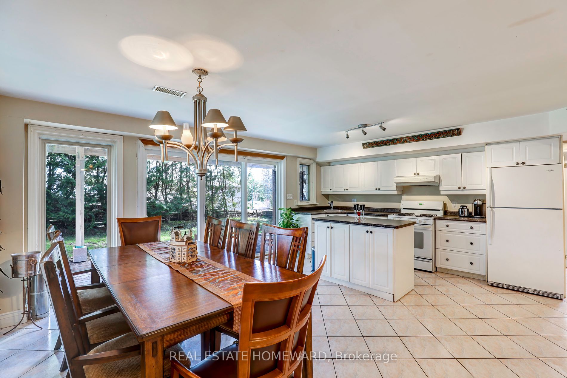 21 Windsor Dr