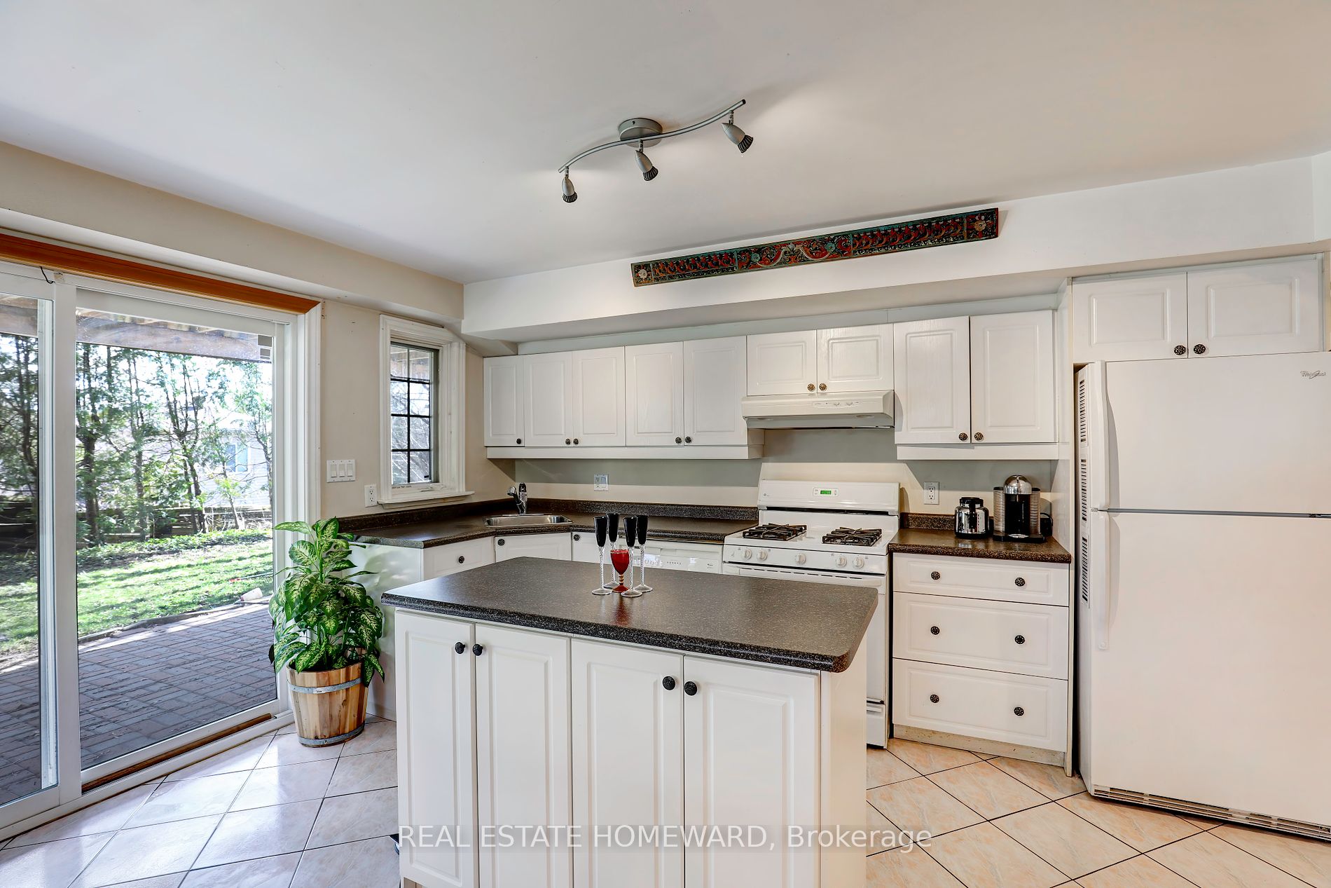 21 Windsor Dr