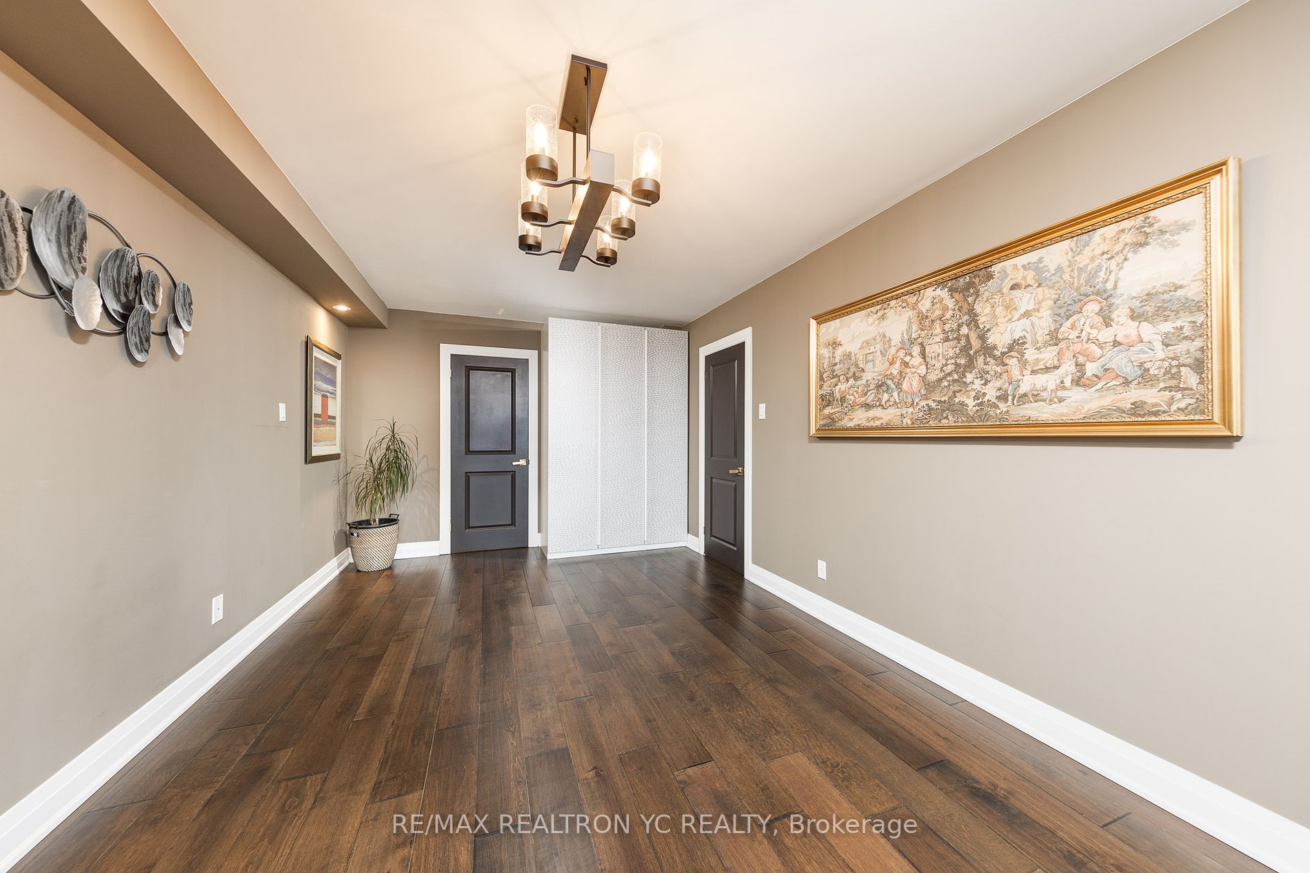 8111 Yonge St, #1712