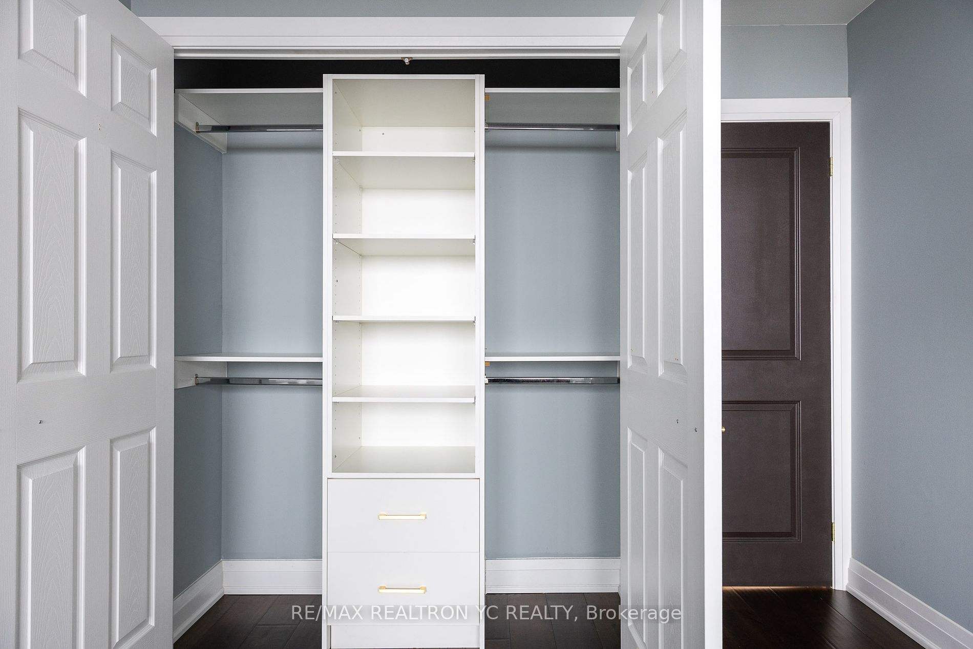 8111 Yonge St, #1712