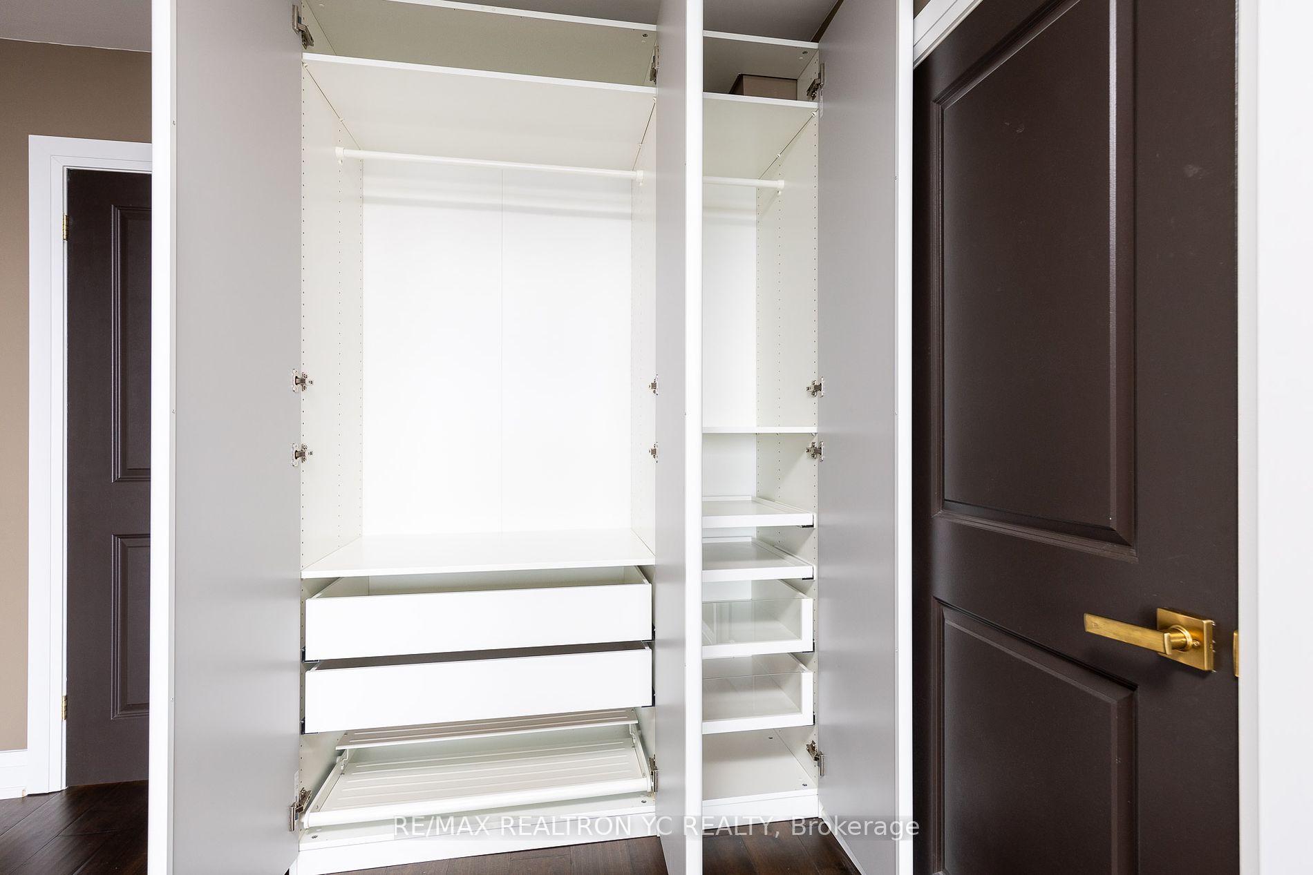 8111 Yonge St, #1712
