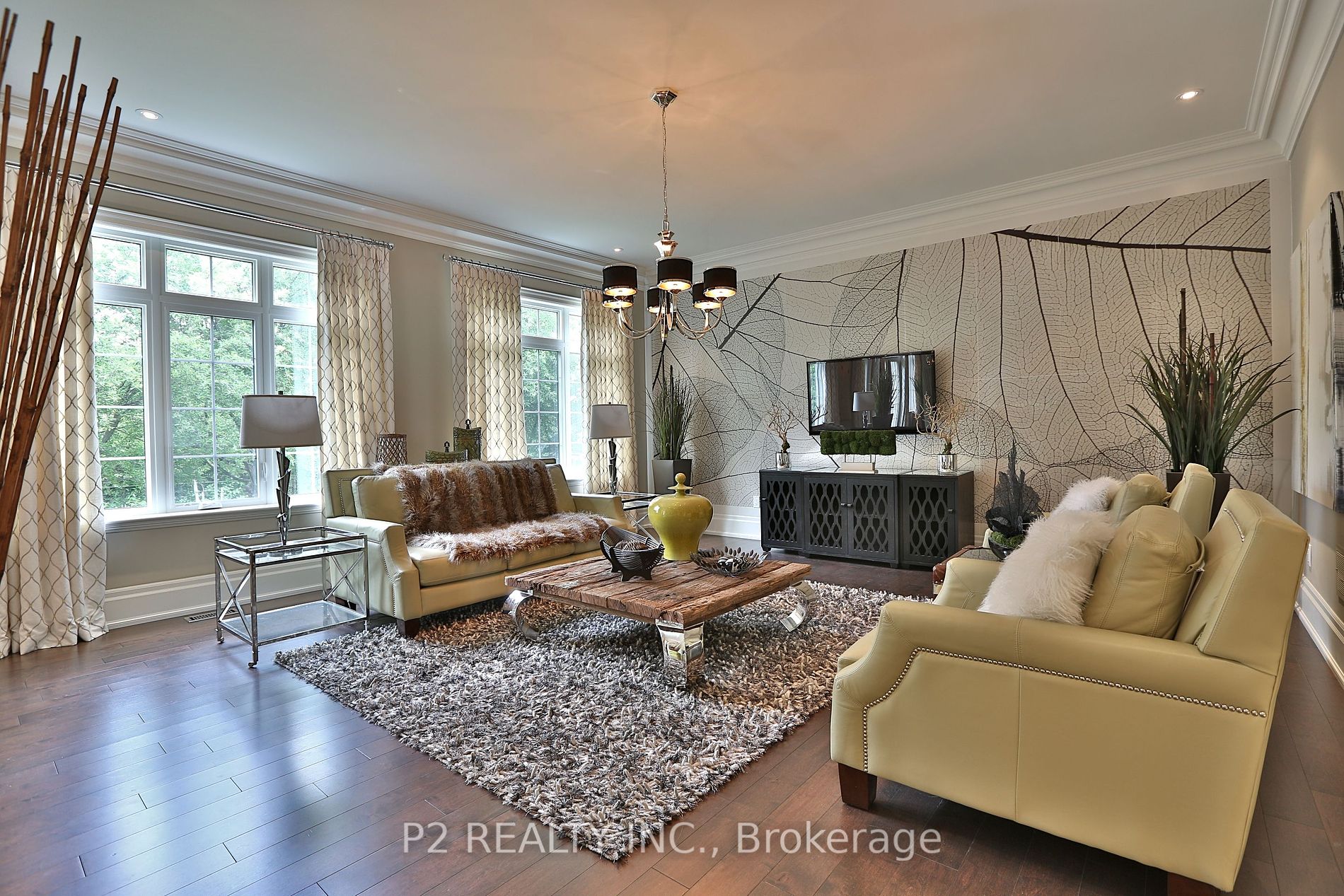 8 Thornhill Avenue