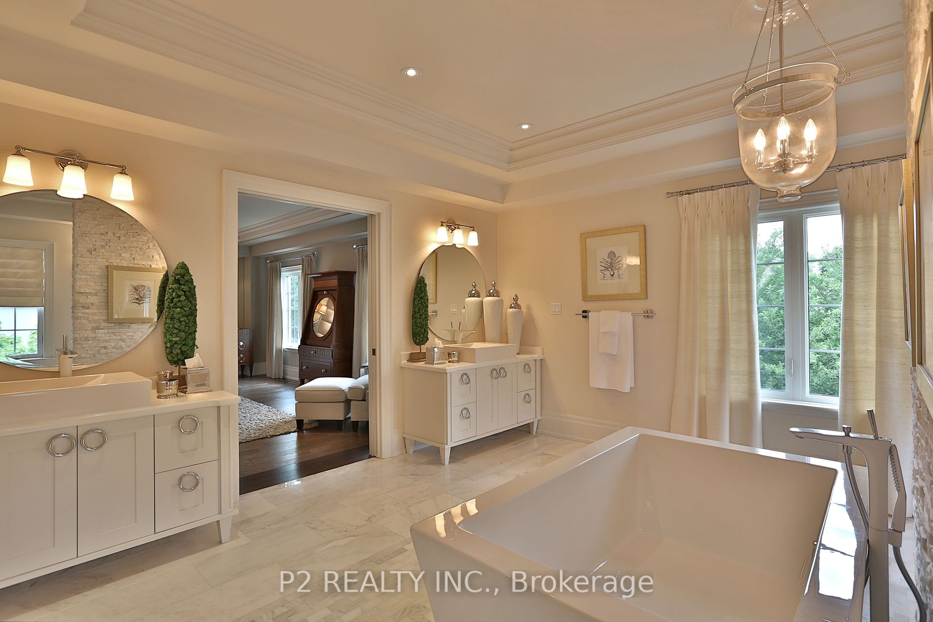 8 Thornhill Avenue
