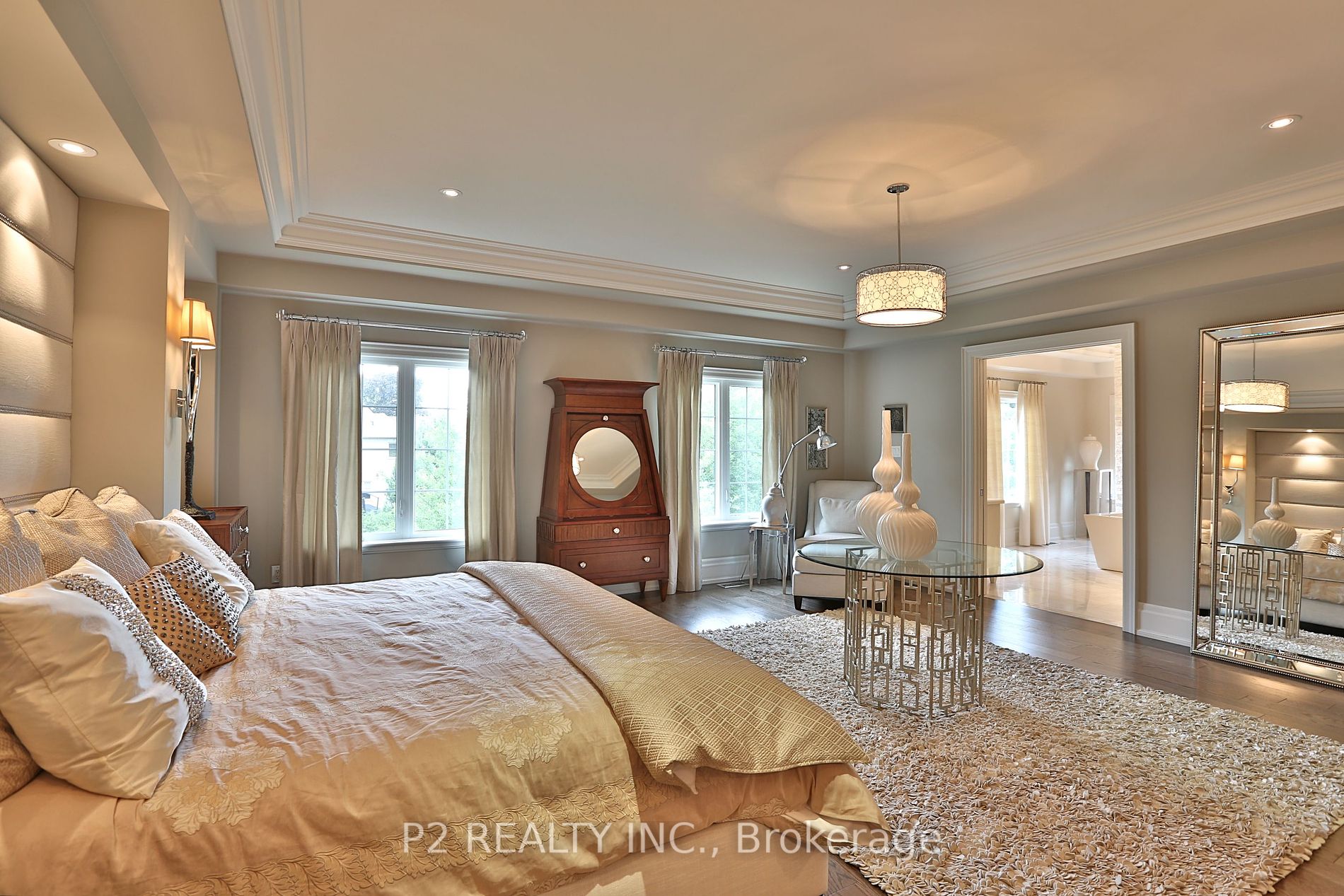 8 Thornhill Avenue
