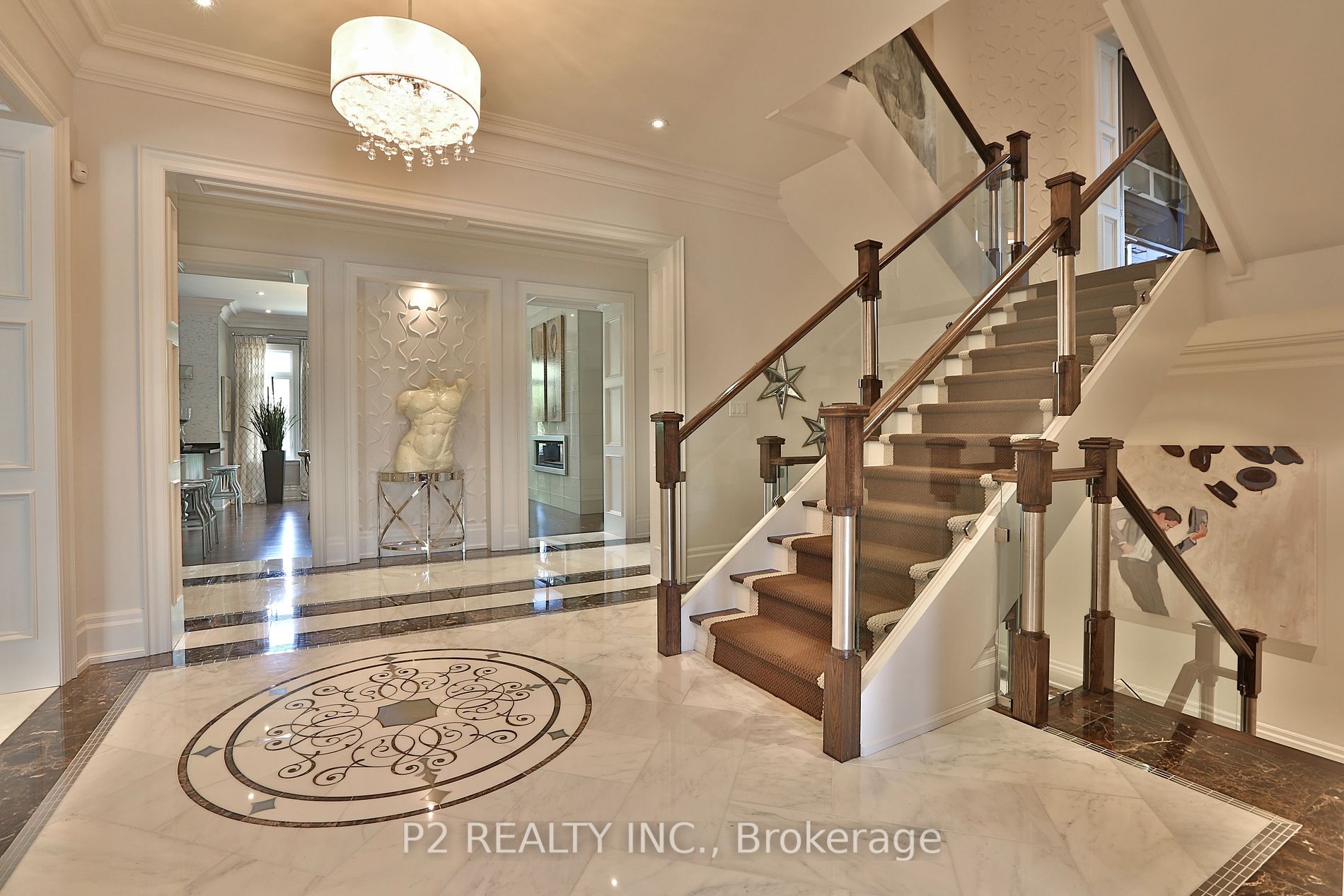 8 Thornhill Avenue