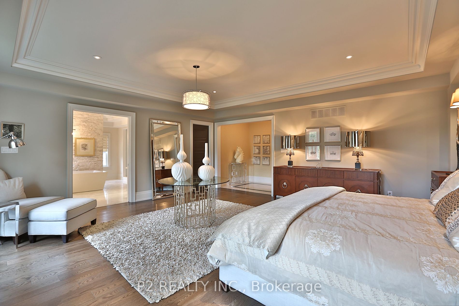 8 Thornhill Avenue