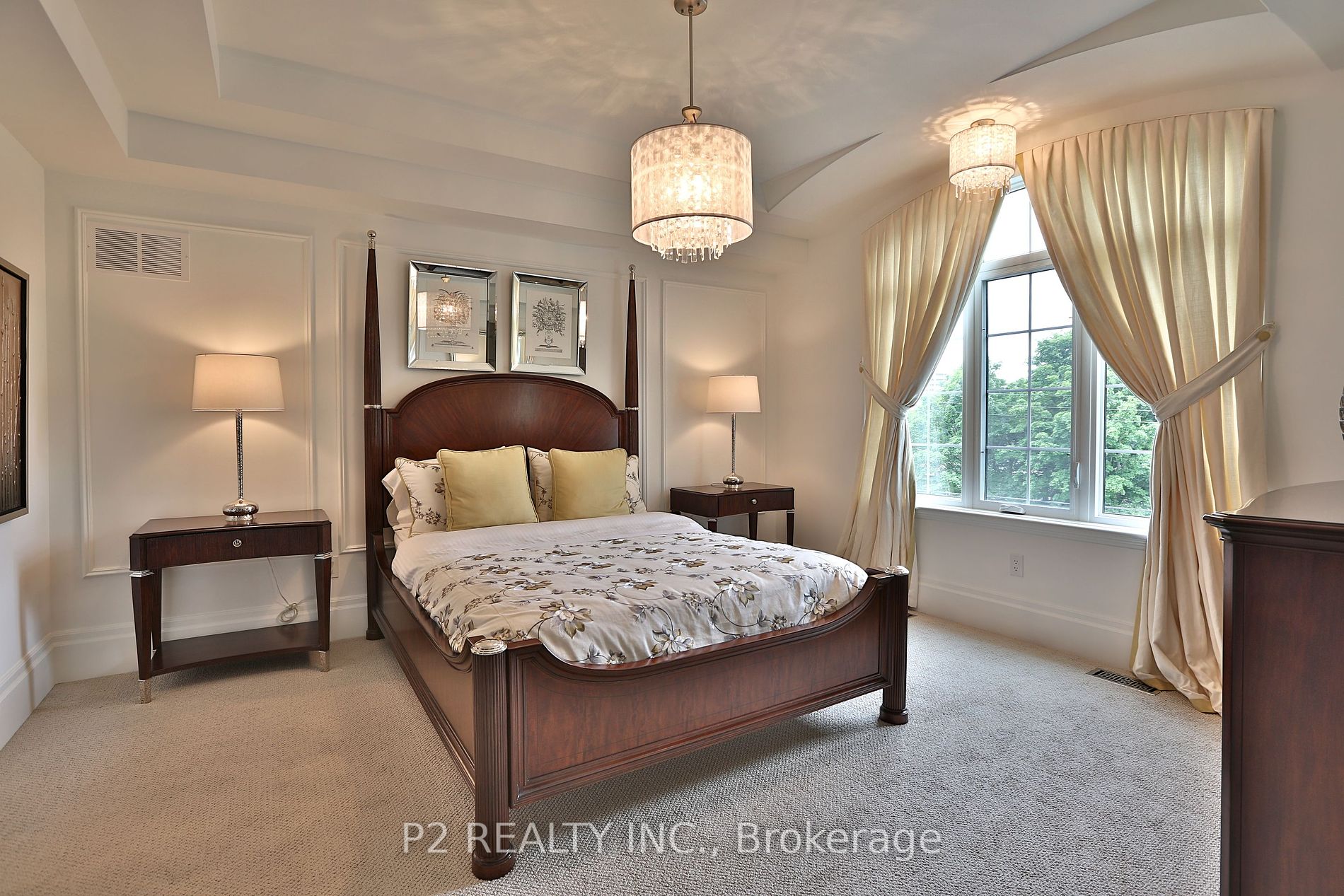 8 Thornhill Avenue