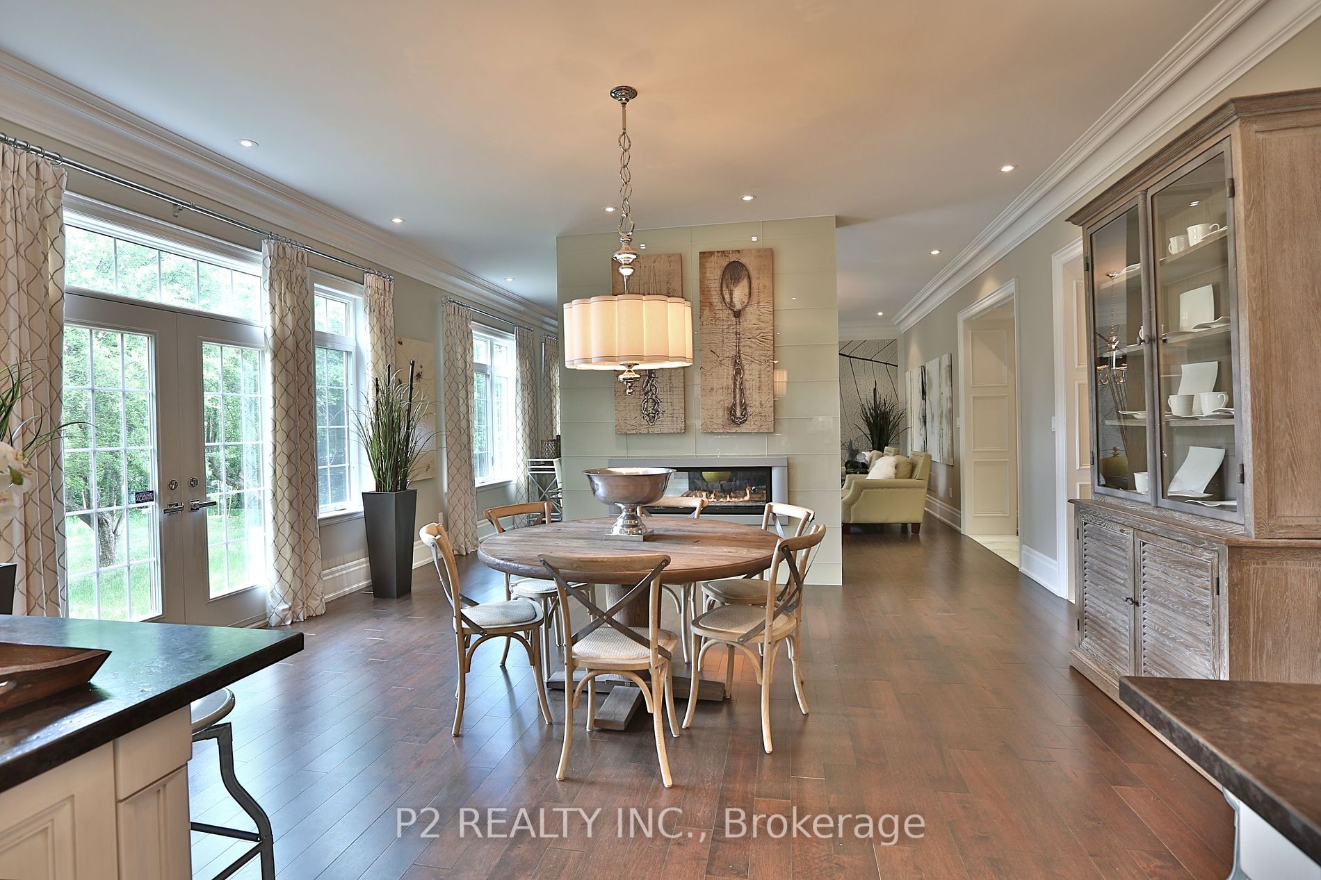 8 Thornhill Avenue