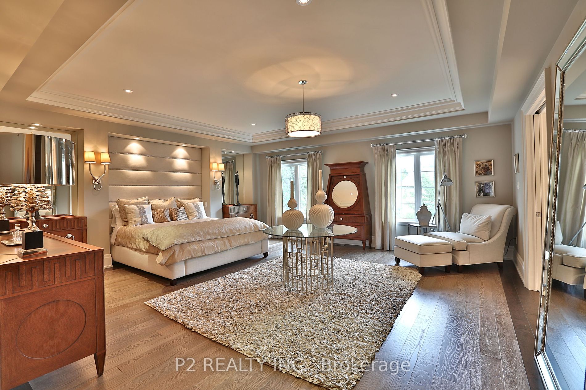 8 Thornhill Avenue
