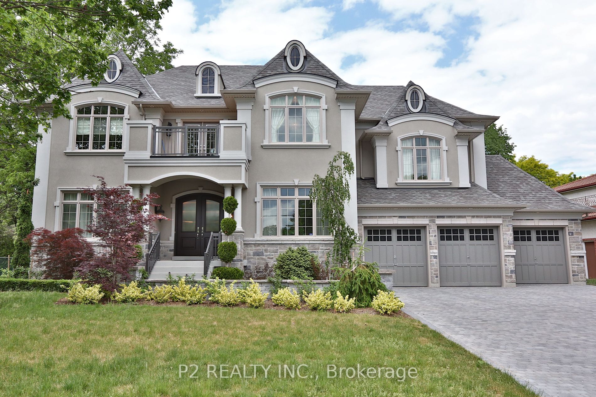 8 Thornhill Avenue