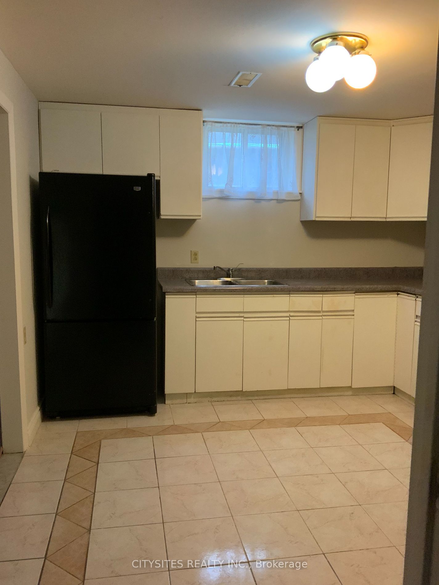 89 Bond Crescent