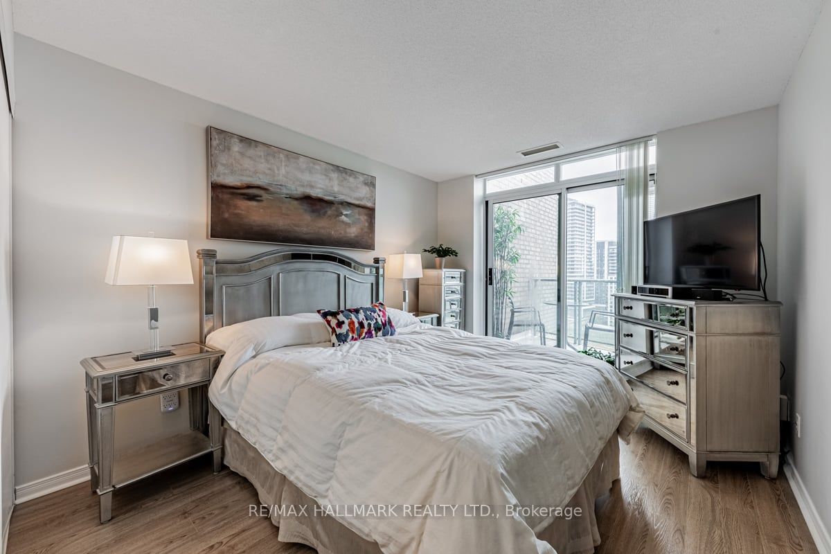 23 Oneida Crescent #PH02