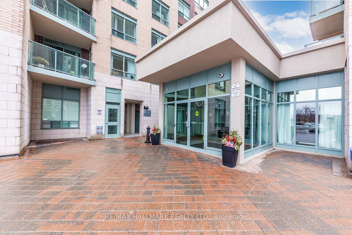 23 Oneida Crescent #PH02