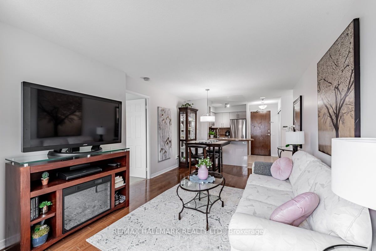 23 Oneida Crescent #PH02