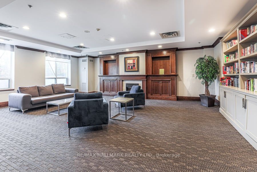 23 Oneida Crescent #PH02