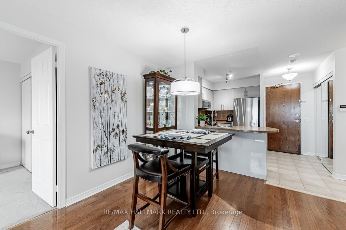 23 Oneida Crescent #PH02