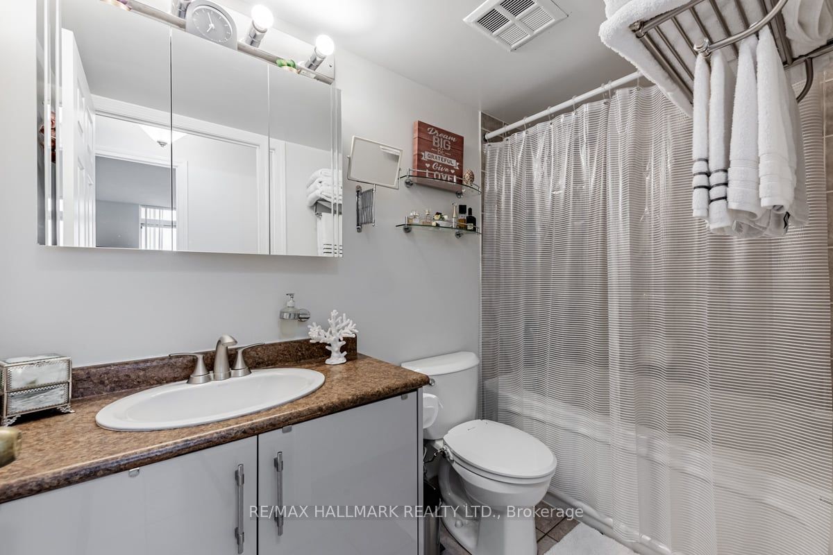 23 Oneida Crescent #PH02