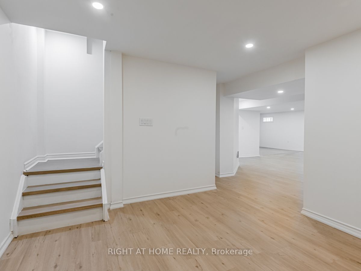 30 Pinecrest Street