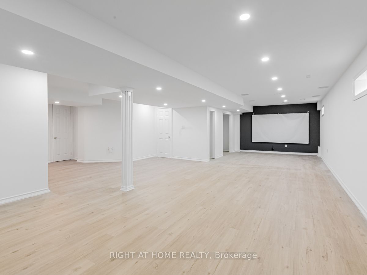 30 Pinecrest Street