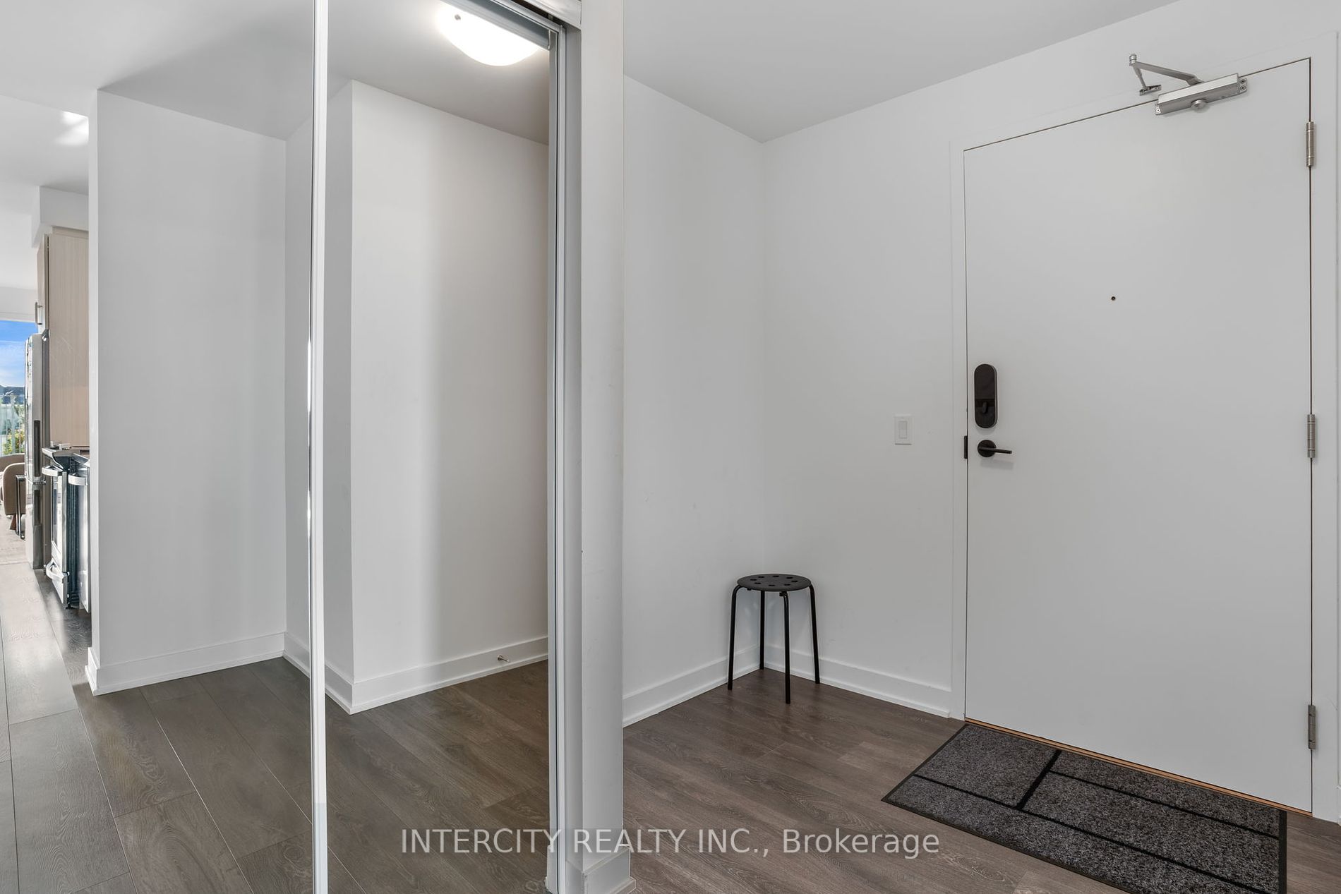 85 Oneida Crescent, #303