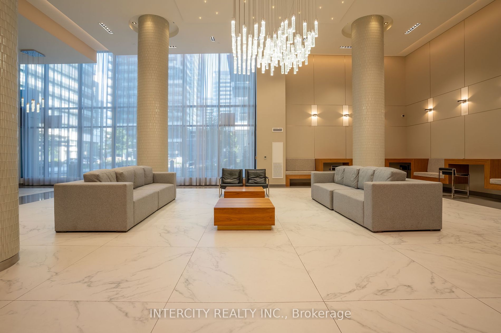 85 Oneida Crescent, #303