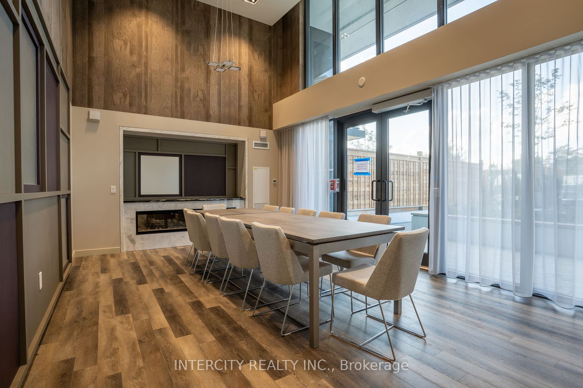 85 Oneida Crescent, #303