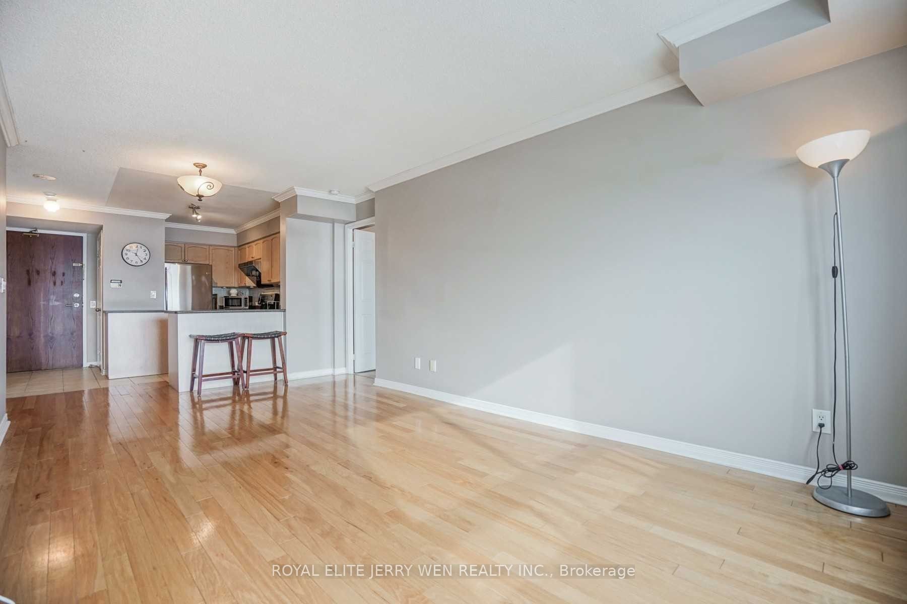 23 Oneida Crescent #708