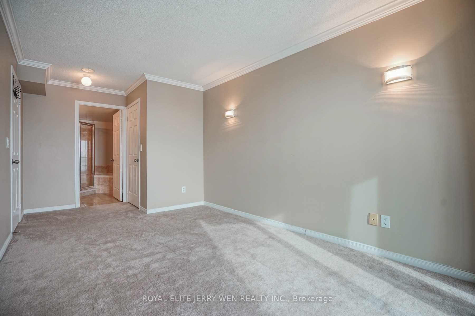 23 Oneida Crescent #708